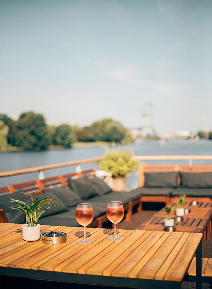 Aperol Spritz am Deck