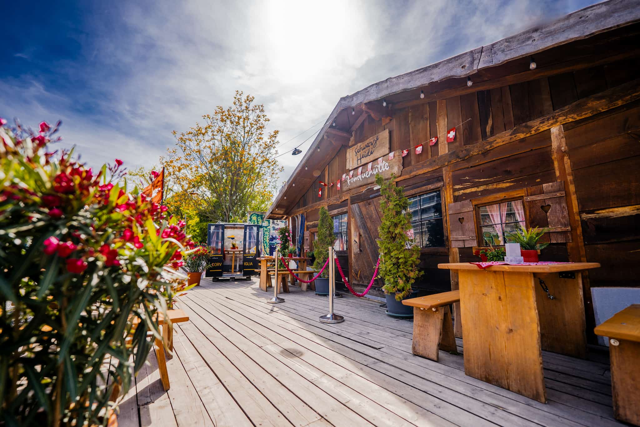 eventlocation-friedrichshain-berlin-almhuette-outdoor